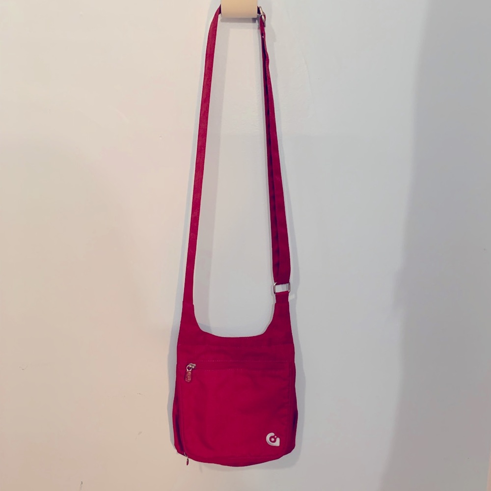 3/$30 Gravis crossbody bag